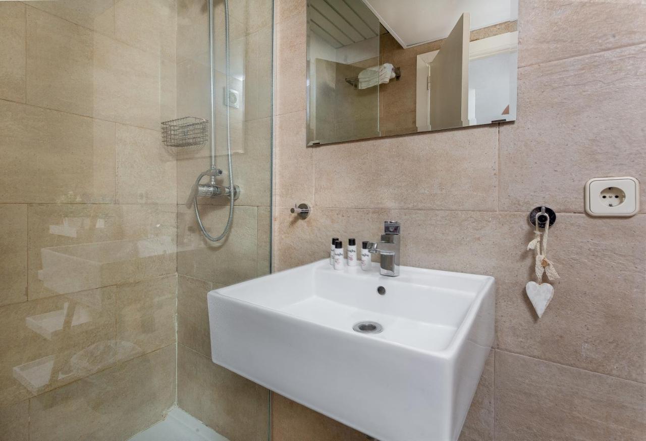 Lodging Apartments Illa Diagonal Barcelona Ngoại thất bức ảnh
